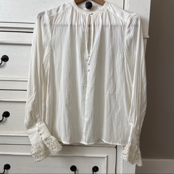 bohme Tops - Bohme Off White Blouse with Lace Cuffs. Size Small